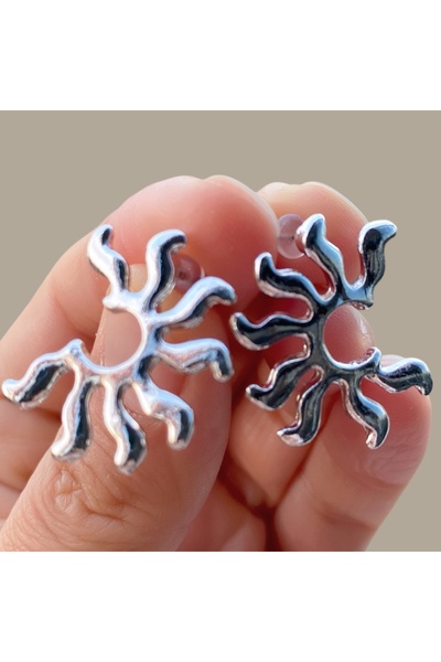 VEGALUXE Sun Earrings Silver Color