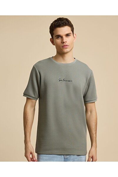 R&B Embroidered T-Shirt with Crew Neck and Short Sleeves