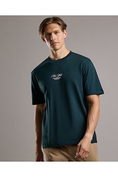 R&B تي شيرت بطبعة خطية مع رقبة دائرية وأكمام قصيرة