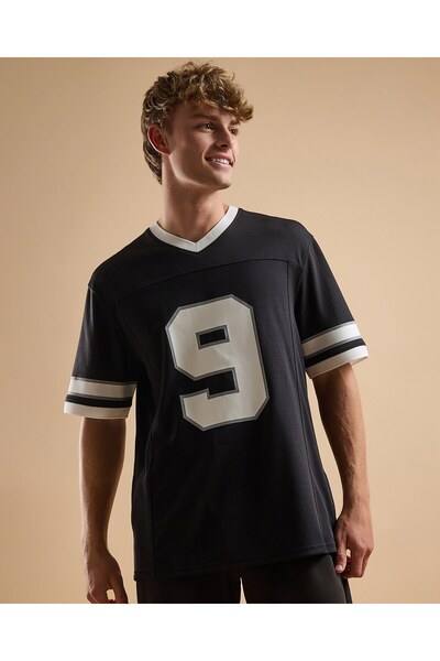 R&B Print Detail Active T-Shirt with V-Neck and Short Sleeves