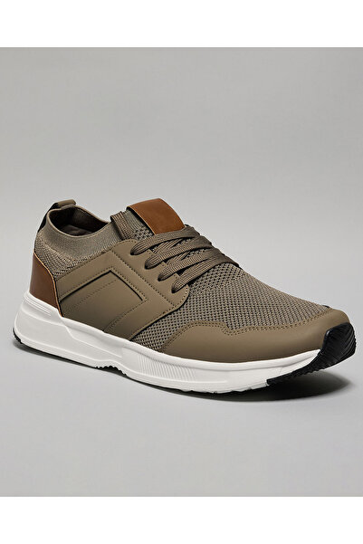 R&B حذاء رياضي رجالي برباط من Sand ألوان متباينة