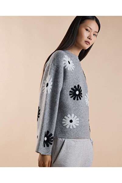 R&B Patterned Sweater with Crew Neck and Long Sleeves
