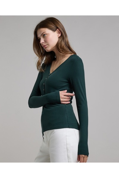 R&B Ribbed Top with V-Neck and Long Sleeves