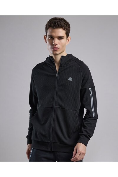 R&B جاكيت رياضي بغطاء رأس رأس وتفاصيل شعار وسحاب للإغلاق