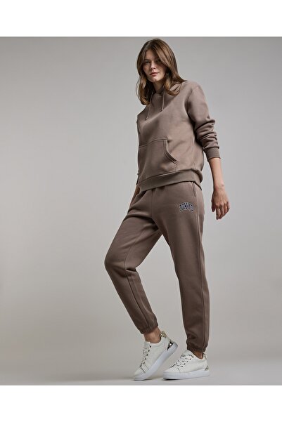 R&B بنطال رياضي بتفاصيل مطبوعة مع خصر برباط