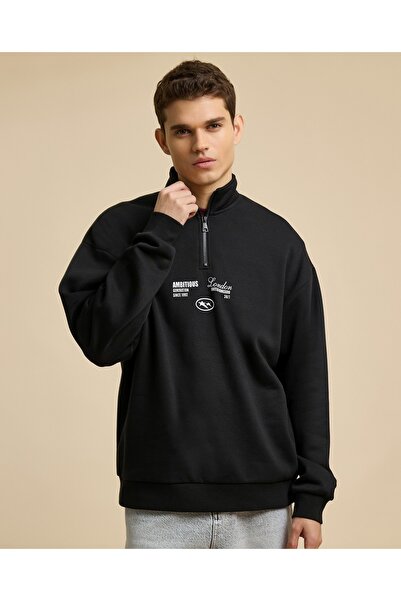 R&B هودي بطبعة خطية وأكمام طويلة