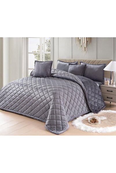 SNOOZYL A practical double bed sheet made of soft velvet and fur to provide warmth and comfort. Size: 230*250 cm.