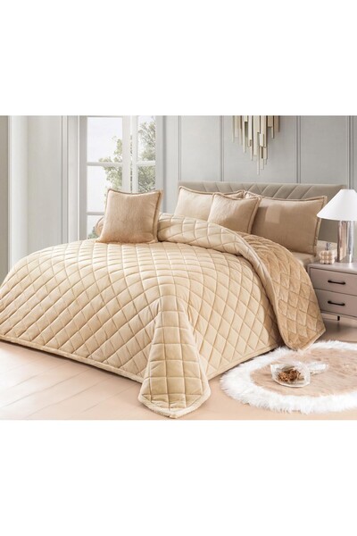 SNOOZYL A practical double bed sheet made of soft velvet and fur to provide warmth and comfort. Size: 230*250 cm.