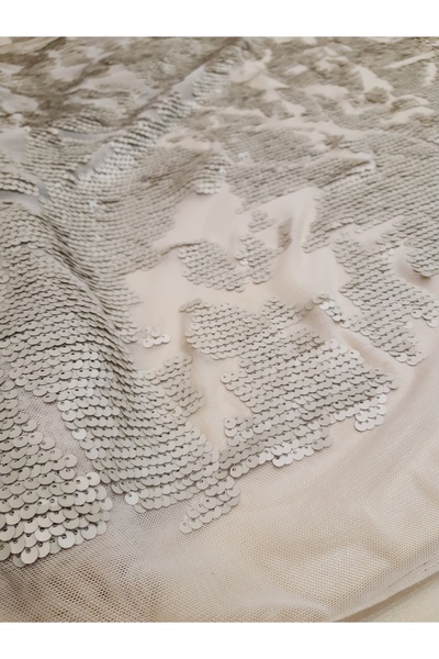 Safir Kumaş Soğuk Bej Rengi Desenli Mat Pul Payet 2.50 Metre