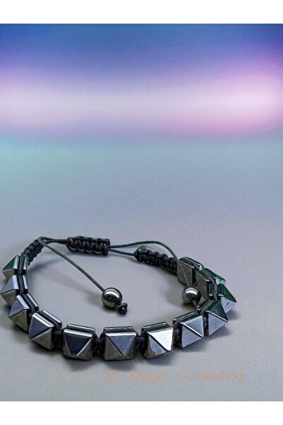 The Magıc of Healıng Hematite Natural Stone Pyramid Macrame