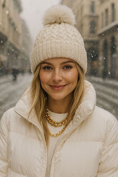 MARBERRY Tricotaj bej tricotat cu pompon pentru femei