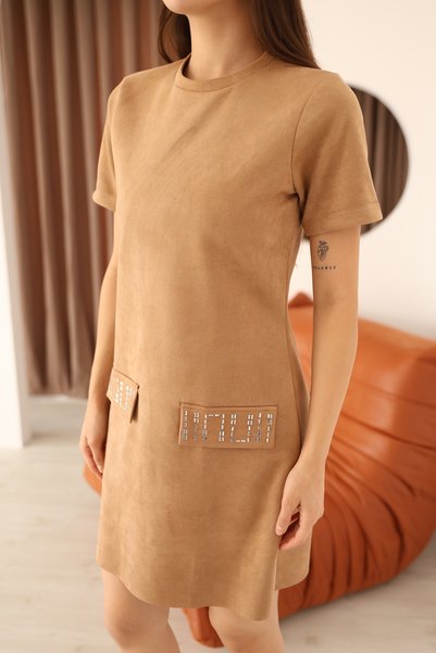MOVİMENT Mink Suede Crew Neck Stone Embroidered Mini Dress |   Slim Fit Short Sleeve Above Knee Casual Daily Stylish Dress |   Pocket Detailed Stone Detailed Suede Women's Dress