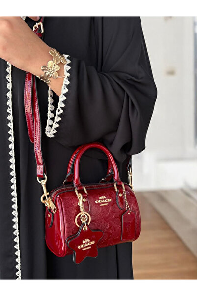 Generic Shoulder bag with accessories