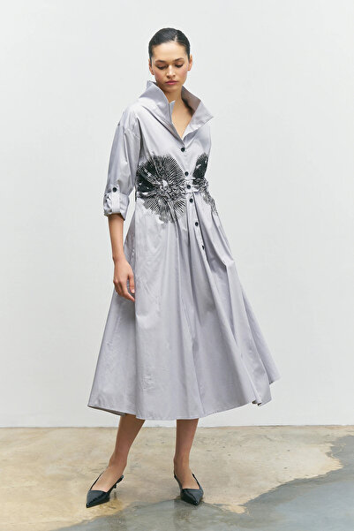 BİZE Önü Büzgülü Desenli Büyük Yaka Elbise - Gümüş Gri