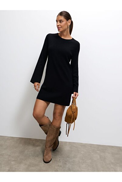 MAG FASHİON Black Dress with Bell Sleeve Detail
