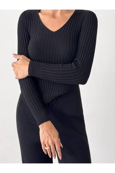 Coral Ribbed V-Neck Sweater 185 Black