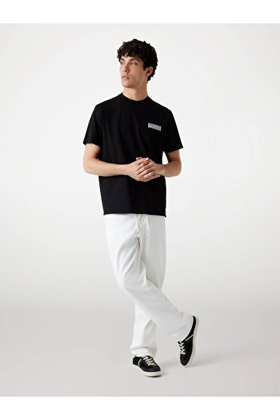 Guess T-Shirt with a Large Logo on the Back