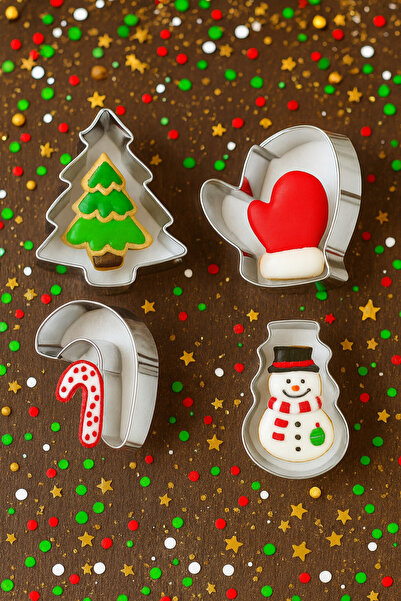 melt pastry & kitchen Yılbaşı Temalı Kurabiye Kalıbı 4'Lü (Kardan Adam,Baston...