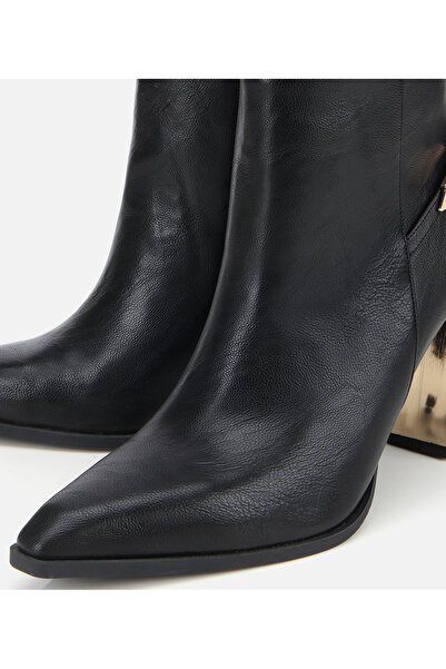 Hotiç Kadın Siyah Gold Detaylı Tokalı Sivri Burunlu Yüksek Topuklu Bot