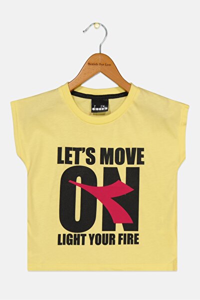 Diadora تي شيرتات مطبوع بأكمام قصيرة ورقبة دائرية للبنات الصغار، باللون الأصفر