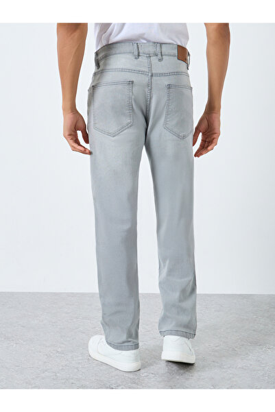 Styli Men Mid Rise Relaxed Fit Jeans