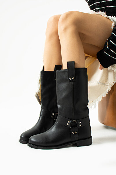 ELİSHA BUTİK حذاء نسائي من Olala ذو كعب قصير وحزام أسود اللون