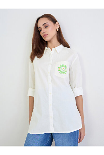 Styli قميص أبيض طويل مع جيب مطبوع