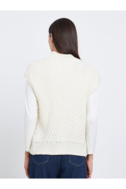 Styli White Knitted Sleeveless Sweater