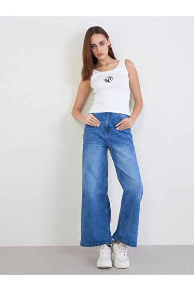 Styli Women Off White Embroidered Fitted Tank