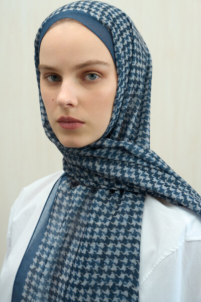 cs camellia scarf Houndstooth Ramie Shawl - Indigo