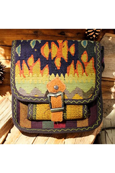 DEHNA Mini El Dokuma Omuz Çantası – Etnik Kilim Desenli, El Yapımı ve Hafif Tasarım (20x20x5 cm)