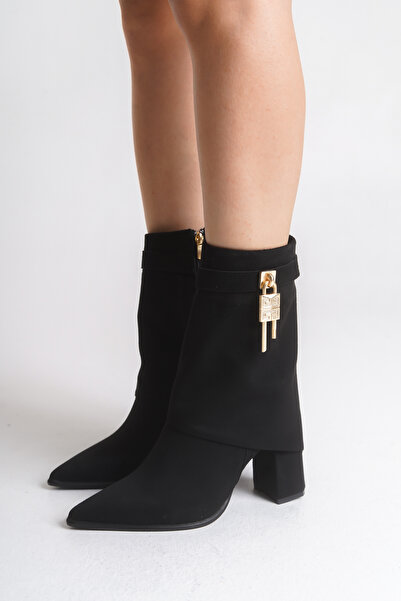 Shu Mhu Süet Sivri Burunlu Anahtar Tokalı 9 Cm Kalın Topuklu Girdirme Kadın Genç Siyah Süet Bot