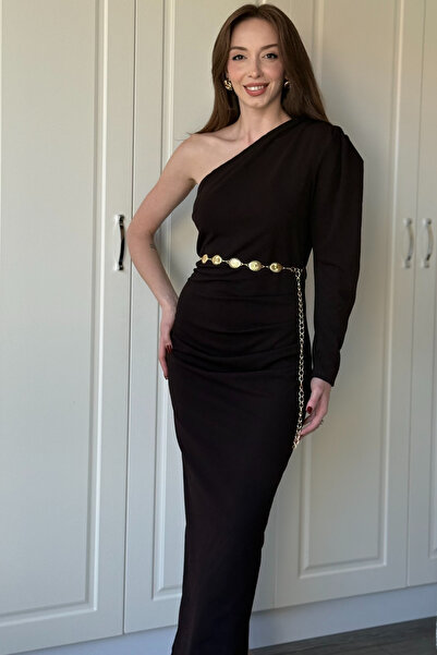 Dilay Gökoğlu Butik Еднораменна кафява рокля с дължина до коляното, със златен колан, който може да се маха