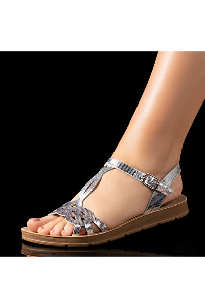 BMoD Sandale plate argintii pentru femei cu bareta MOD05335