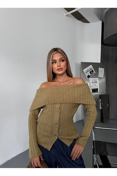 CARLA MARA Madonna Collar Buttoned Knitwear Sweater