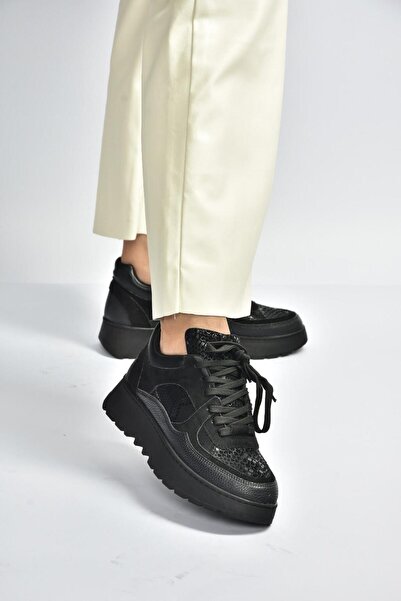 Fox Shoes V820720309 Черни спортни обувки с дебела подметка