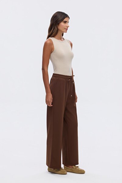 KADRİYE BAŞTÜRK High Waist Stitching Detailed Crepe Fabric Trousers Brown