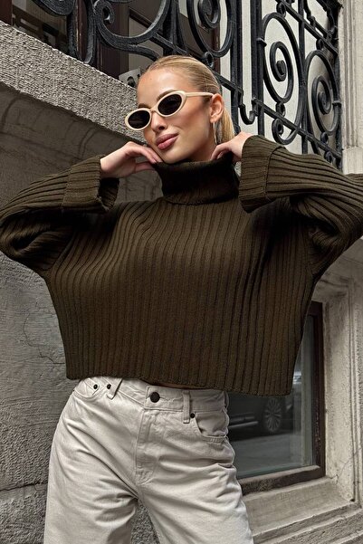 VAGGON Women's Khaki High Neck Corded Fabric Crop Knit Sweater Vs01392