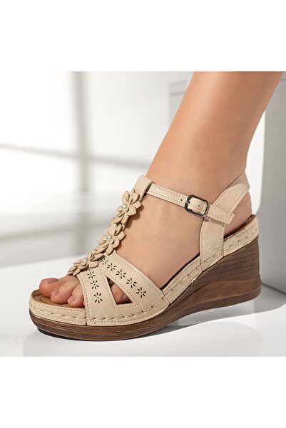 Modlet.ro Sandale bej cu platformă pentru femei cu model floral MOD11582