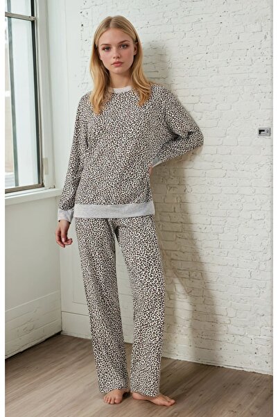 CARLA MARA Long Sleeve Leopard Print Pajama Set