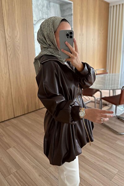 Ka Hijab Δερμάτινο μπουφάν με κορδόνι στη μέση - Καφέ