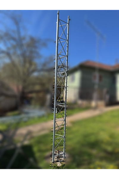 TELECOM Galvanized triangular pole 3 m, 30x30x30 cm
