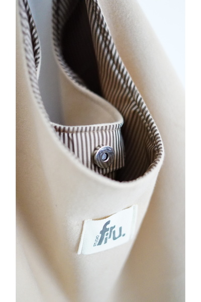 Studio Firu Kaşe Açık Krem Omuz Çantası İç Astarlı ve Çıt Çıtlı Kilit