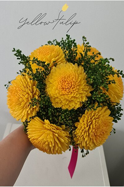 Yellow Tulip Buchet 7 crizanteme sola nemuritoare si verdeata criogenata