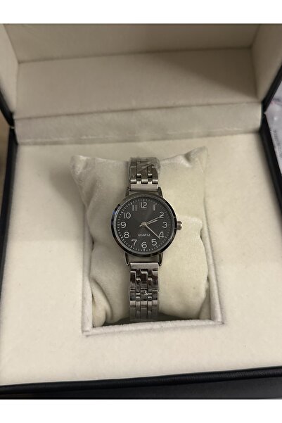 QUARTZ Round Dial Steel Vintage Model Wrist Watch in Gift Box