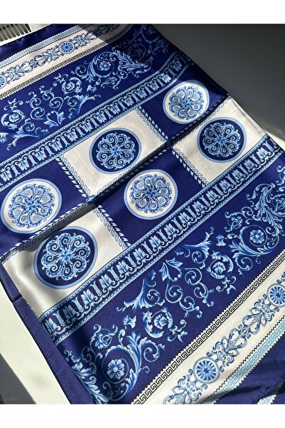 NOİR LUXE شال حرير فوال منقوش باللون الأزرق من أدورا