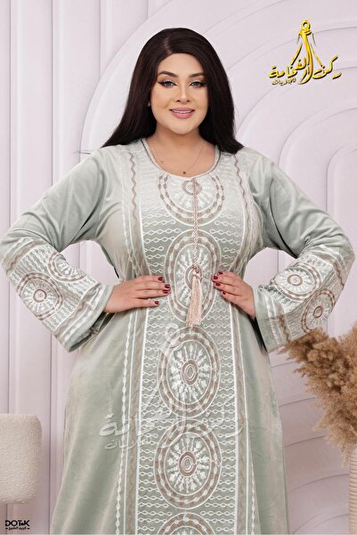 Generies High quality velvet Arabic jalabiya with a wonderful design