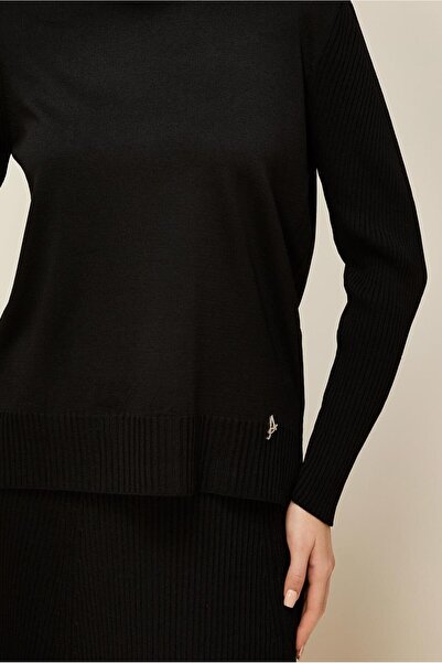 Alvina Tricot Suit with Skirt 45860