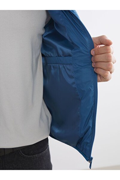 LC Waikiki LCWAIKIKI Classic Standart Kalıp Dik Yaka Erkek Şişme Yelek