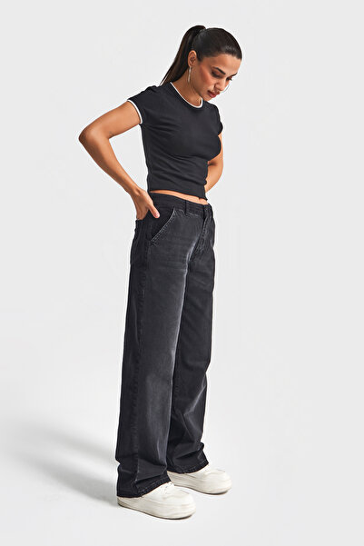 its basic Жіночі джинси чорного кольору 2w5-1 вільного крою з оксамитовим денімом та фрагментами деніму